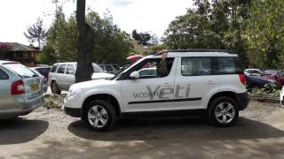 El Skoda Yeti se parquea solo en Colombia  Demostración [upl. by Aylad]