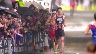 Crazy sprint finish between Javier Gomez amp Jonathan Brownlee [upl. by Vandervelde]