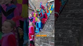 Zijn jullie klaar om mee te zingen en te springen pietenkidz sinterklaas zingen shorts [upl. by Ovid350]