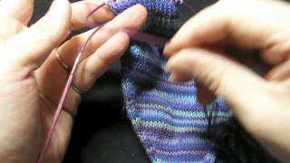 Stricktechniken  Socken auf 2 Rundnadeln [upl. by Aramoj]