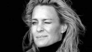 Robin Wright pour Gérard Darel  short [upl. by Llednohs]