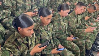 ¿Algo emocionante Así se notificó la destinación de nuevos suboficiales del Ejército Nacional [upl. by Anaic]