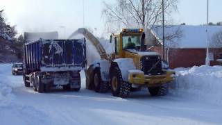 Snowblower on a Volvo L120E snölastare SvedalaArbrå på en L120E [upl. by Tshombe]