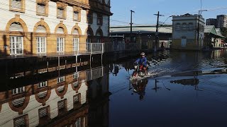 Brésil  des inondations records à Manaus [upl. by Engel]