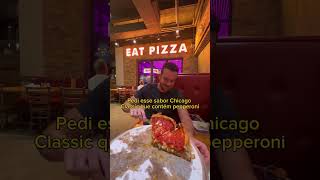 A famosa e original pizza deep dish de Chicago pizza chicago deepdish giordanos [upl. by Rabassa]