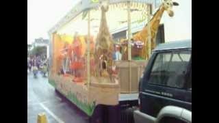 Ipplepen carnival float 2012 THE LION KING [upl. by Dnomasor]