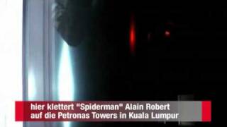 Alain ROBERT the french spiderman  Petronas TOWERS [upl. by Oicor878]