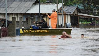 Mehrere Tote nach schweren Unwettern in Südbrasilien [upl. by Arahsit401]