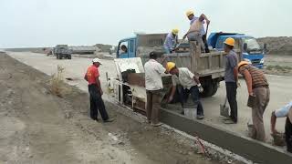 Self Propelled Working Concrete Curb and Gutter ExtruderKerbmakerCurb Maker [upl. by Darwin178]