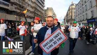 Défilé des agriculteurs à Paris avant le Salon de lAgriculture  Paris  France 23 février 2024 [upl. by Mia]