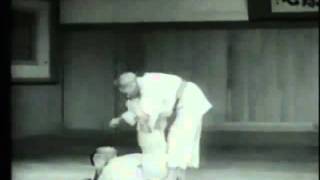 Judo techniek  Kyuzo Mifune  Tewaza [upl. by Hutchinson]