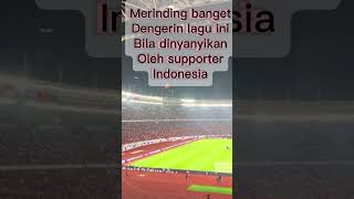 Merinding Supporter Indonesia nyanyikan lagu ini [upl. by Oizirbaf]