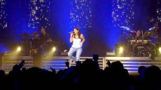 Laura Pausini  Incancellabile Live in Paris 05 [upl. by Oilcareh]