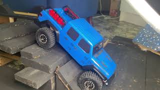 Axial SCX24 jeep Gladiator Vs 116th Scale Crawler Course [upl. by Leland]