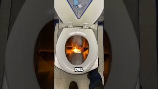 Este INODORO elimina los DESECHOS usando FUEGO 🚽🔥 [upl. by Waylen]