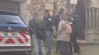 Los Mossos registran la casa del presunto autor de la muerte de su pareja en La Morera de Montsant [upl. by Ojahtnamas]