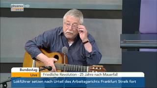 Bundestag Musikalische Begleitung von Wolf Biermann zu quot25 Jahre nach Mauerfallquot am 07112014 [upl. by Aileda]