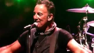 Bruce Springsteen  Santa Claus is Coming to Town  Met Life 1 8232016 [upl. by Enitsirhc696]