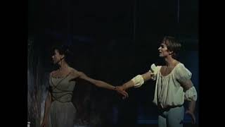 Iconic quotBalcony Scenequot of ROMEO AND JULIET ballet ACT 1 finale with Rudolf Nureyev amp Margo Fonteyn [upl. by Negris315]