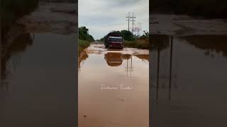 Por las piscinas naturales qué comunican el departamento del Meta con Vichada trucks automobile [upl. by Elimay]