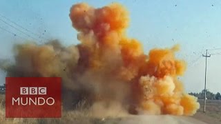 Acusan a Estado Islámico de usar explosivos con gas de cloro en Irak [upl. by Aerdnaz324]