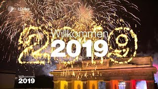 Jahreswechsel  Feuerwerk  SilvesterNeujahr 20182019 am Brandenburger Tor Willkommen 2019 [upl. by Halbeib]