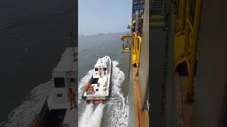 ഇങ്ങനെ ആണോ ഷിപ്പിന് Pilot ഇറങ്ങുന്നത്😱 Pilot disembarking ship malayalam shorts shortvideo [upl. by Lepine]