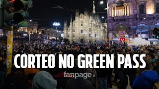 No green pass il corteo invade le vie dello shopping di Milano nonostante i divieti [upl. by Bette510]