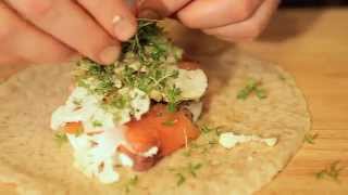 LCHF Recept  Low Carb® Hälsowrap  CarbZone [upl. by Annaeiluj]