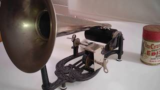 Puck  Lyra Phonograph circa 1905 [upl. by Acinhoj]