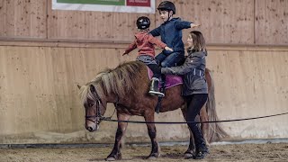 Reitkindergarten Spaß auf Pferden für die Kleinen  Familienresort Ellmauhof [upl. by Yesima]