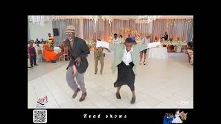 Mile entr ft Leonard zhakata Mugowe  old school dance [upl. by Aleakam]