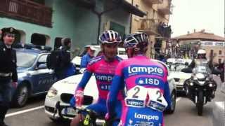 Labbraccio di Cunego e Scarponi Giro del Trentino 2012MOV [upl. by Vizzone821]