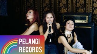 Dewi Dewi  Ini Gila Ini Cinta Official Music Video [upl. by Teiv]