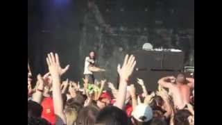 Steve Aoki lance un BIG gâteau dans le public Live Au Festival Fête Du Bruit 2012 [upl. by Tye]