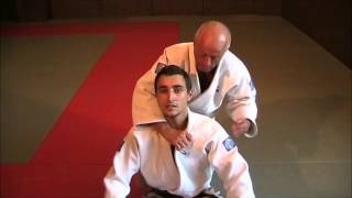 Démonstration judo  Les étranglements par Jean Allier 5ème Dan et Gislain Prades 3ème Dan [upl. by Etteyniv]