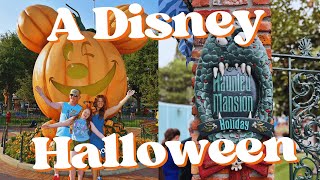 Halloween Disneyland  TOY STORY PARKING LOT Haunted Mansion Virtual Que  Tiannas Update  2024 [upl. by Kan]