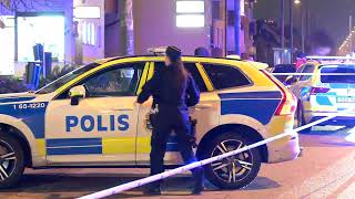 Man skottskadades svårt efter en skottlossning vid Kattarpstorget i Malmö [upl. by Ytissahc77]