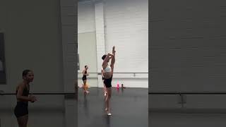 Cómo subirse a las puntas en ballet 🩰 Mejores Ejercicios ballet dance dancevideo viral shorts [upl. by Ytineres]