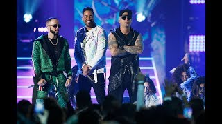 Romeo Santos ft Wisin y Yandel Aullando en vivo [upl. by Ewart891]