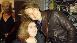 Hanson  MOE Tour 2017 Cologne  Taylor with fans on the street part 5 [upl. by Kielty615]