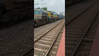 Double diesel locomotives aur dabba 🚂🚂 power engine multi diesel engine railway trainvideo rail [upl. by Attennyl261]