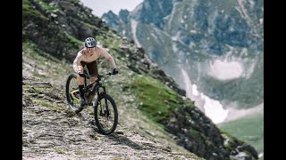 Mavic eCrosstrail SL Carbon No more limits [upl. by Aneloaup]