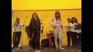 Luisa Molina y hija comparten el escenario en feria dominical en el Prado [upl. by Ru322]