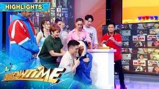 Its Showtime hosts give Vice a quotGroup Hugquot  Its Showtime [upl. by Cesya]