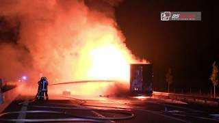 Autobahn 8 Sattelzug fängt Feuer und brennt komplett aus [upl. by Janela]