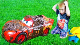 Disney Cars Lightning McQueen Toys Transforming Drift Race Track [upl. by Tenaej]