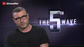 Interview Liev Schreiber THE 5TH WAVE [upl. by Nagoh]