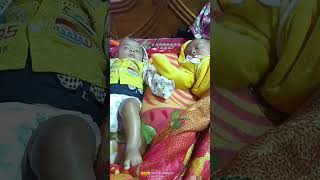 দুই ভাই কথা বলছে ❤️🦚🌍🌿☘️ babyvlog twinssmartboy cutebaby Twins Baby Volg [upl. by Thomasina]