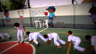 Aula de Capoeira para as crianças da FENASE Mestre Buzina 01042014 Filmagens [upl. by Eceinal445]